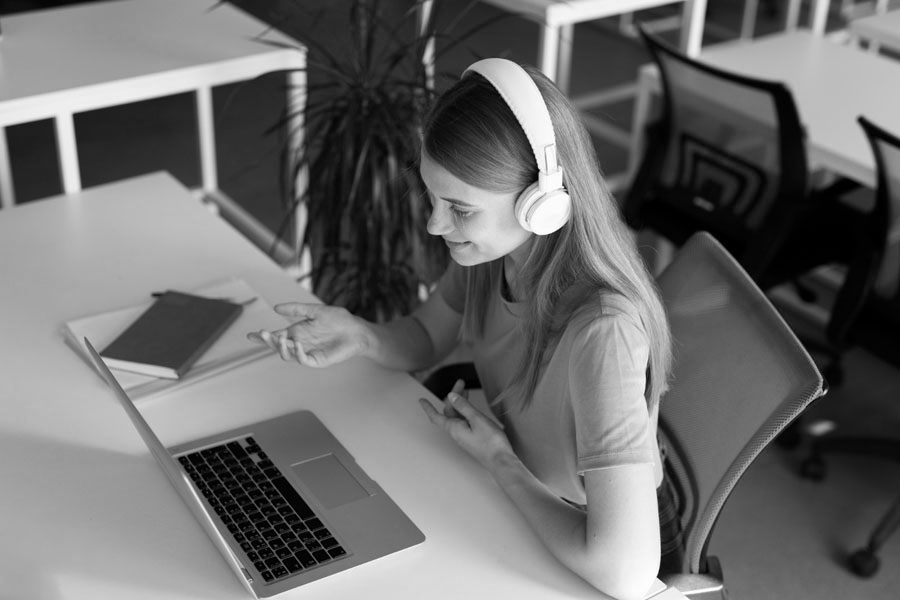 Estudios de inglés en línea : UNED